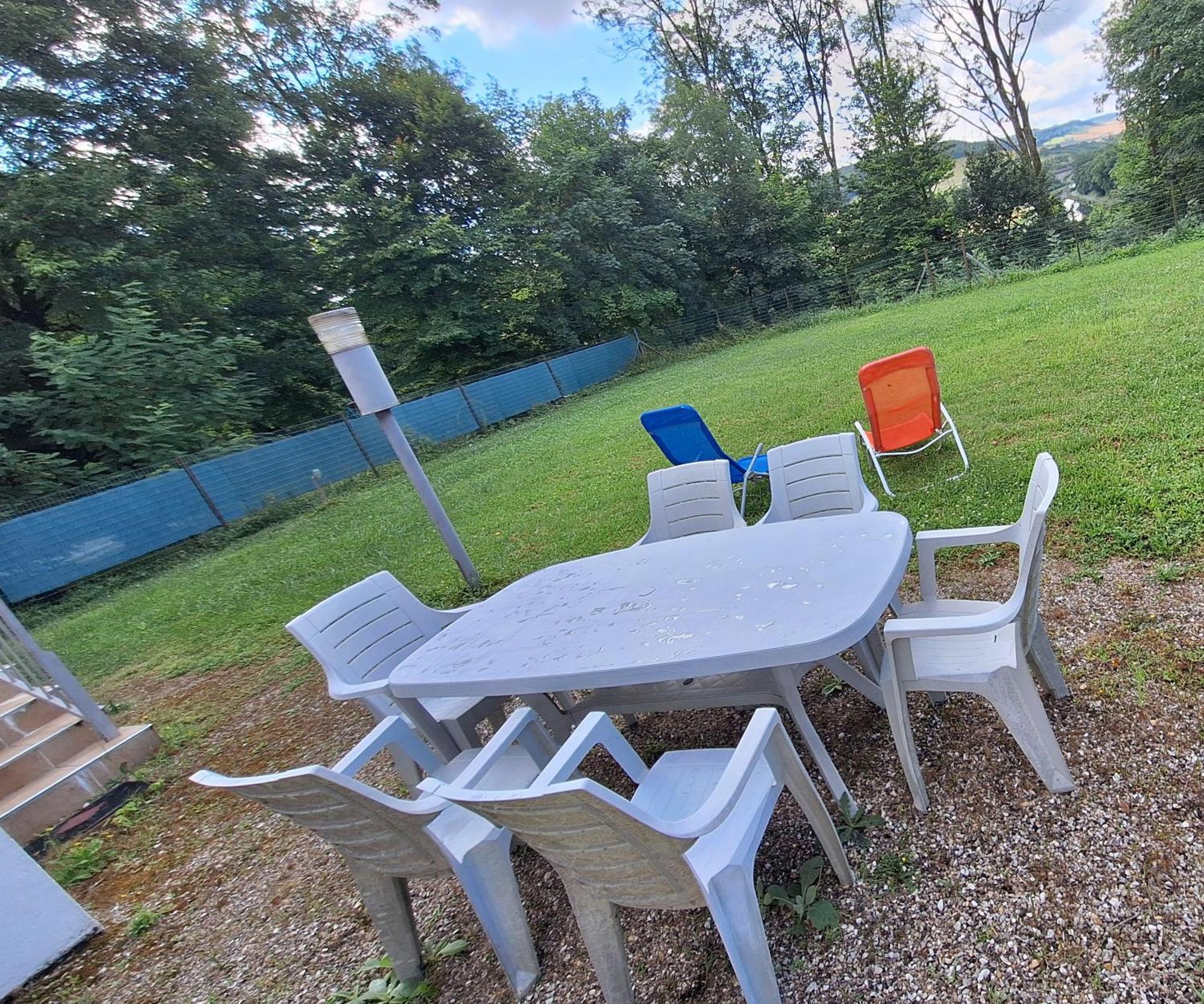 Agreable Maison Avec Jardin A Joinville Exterior foto